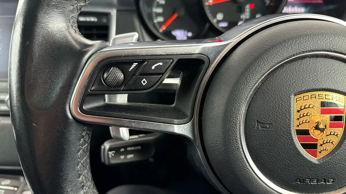 2018-porsche-macan-20-252ps-ss-big-21
