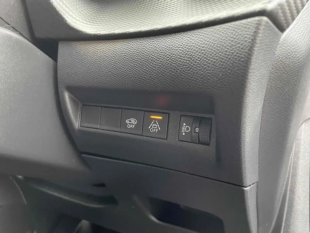 2022-peugeot-208-e-allure-premium-big-37