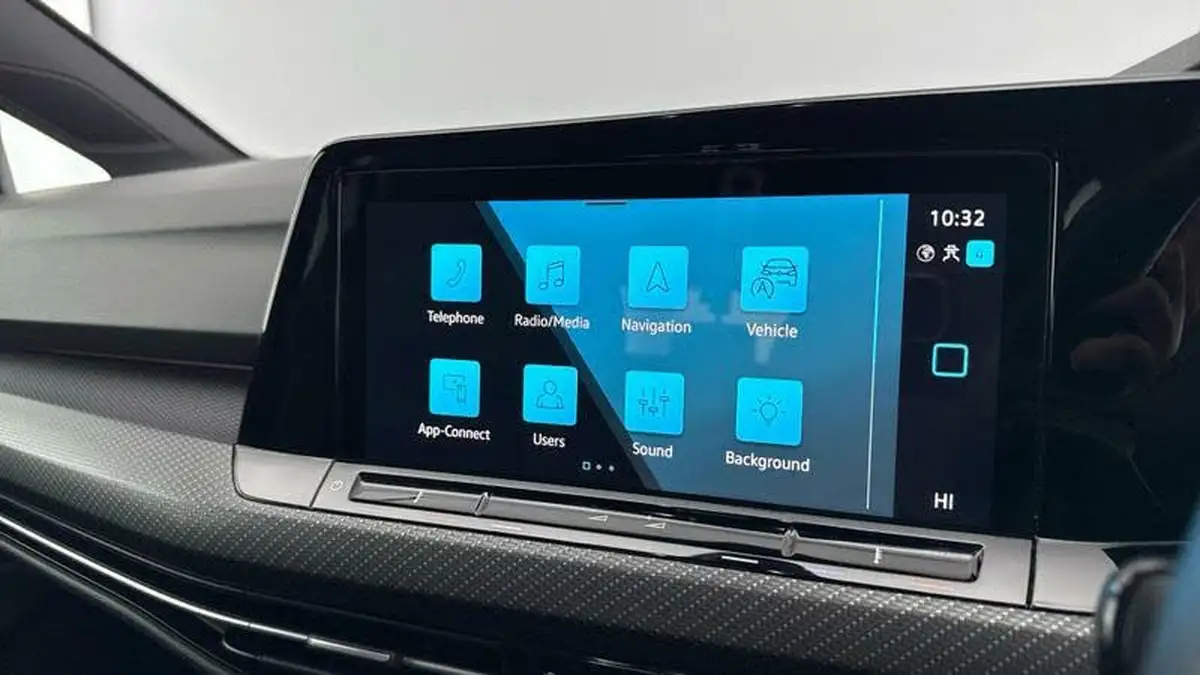 2022-volkswagen-golf-15-etsi-r-line-150ps-hatchback-big-18