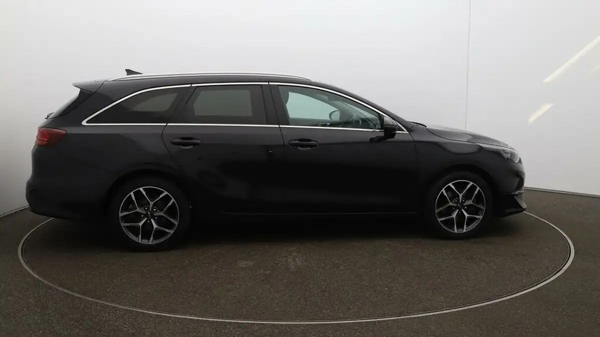 2022-kia-ceed-15-t-gdi-3-sportswagon-big-8