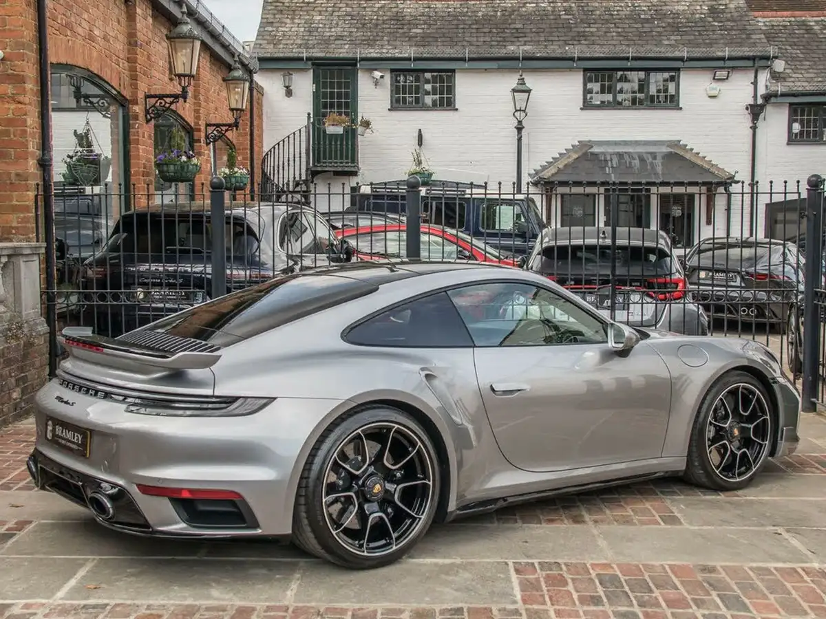2021-porsche-911-38-turbo-s-coupe-big-6
