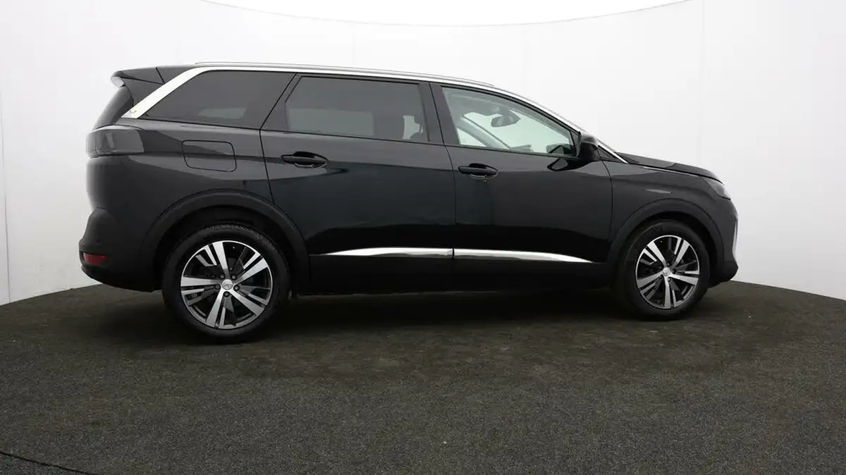 2021-peugeot-5008-suv-12-puretech-allure-big-30