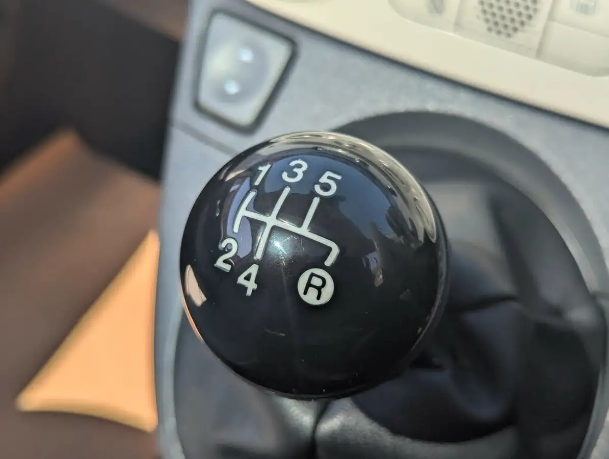 2011-fiat-500-12-lounge-big-17