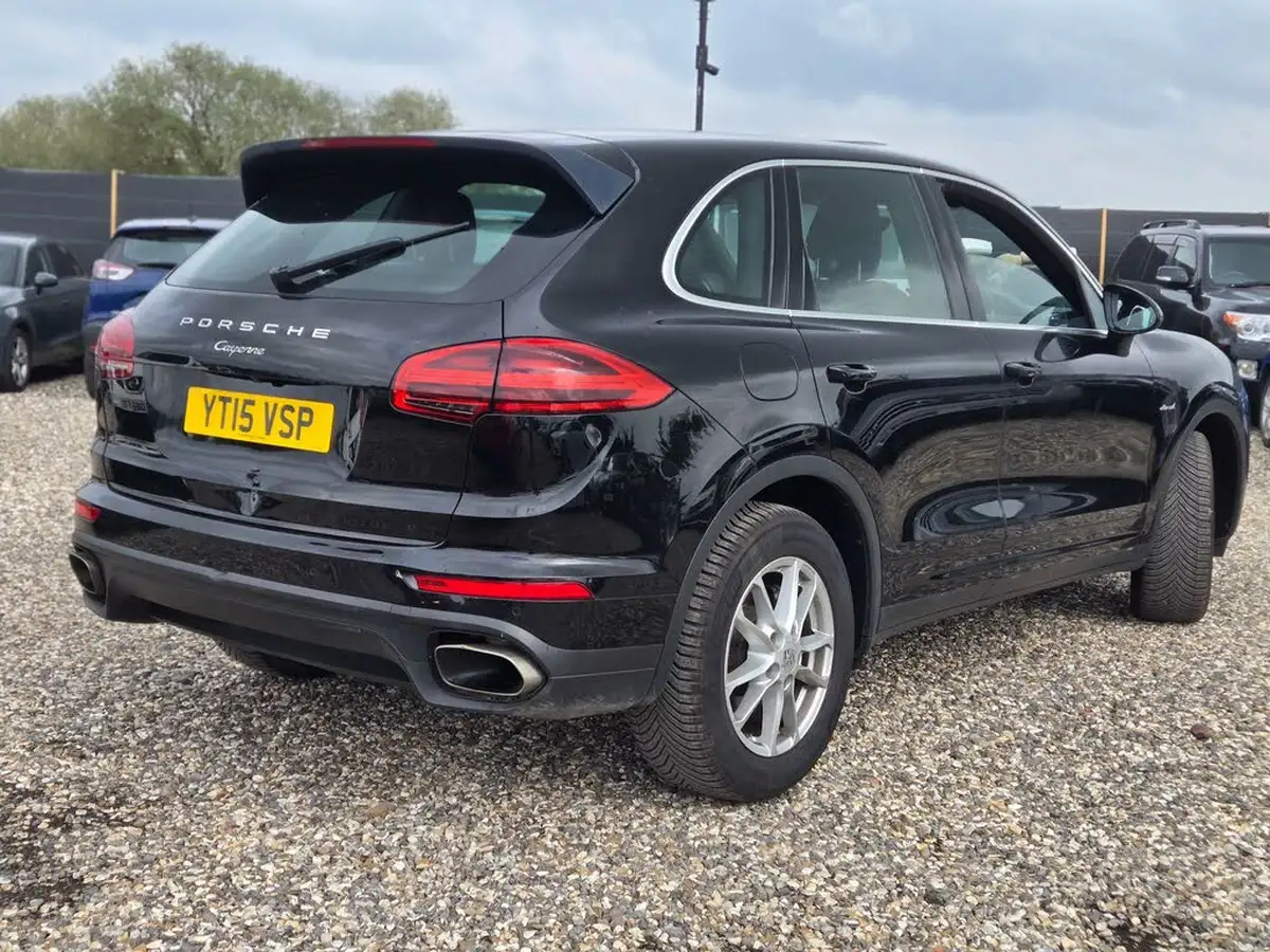 2015-porsche-cayenne-30td-big-21