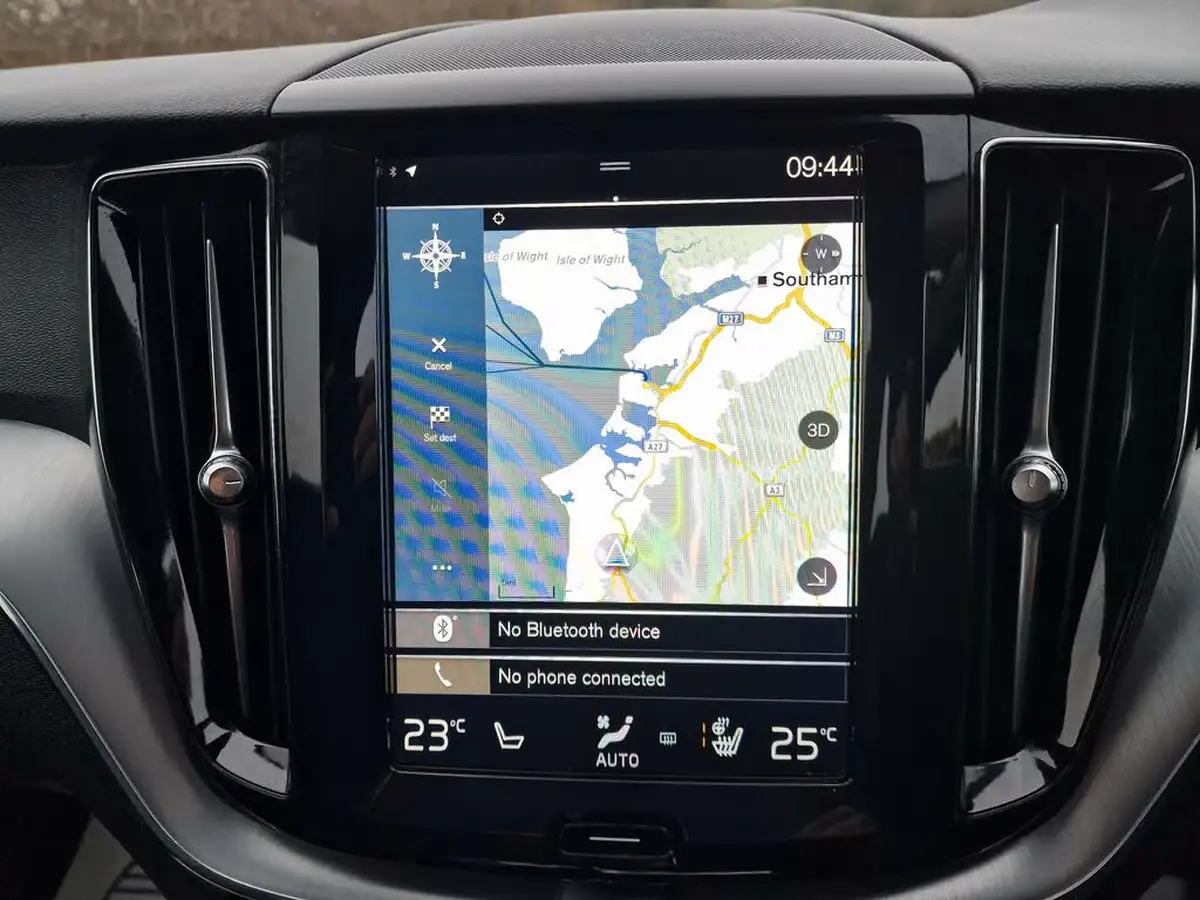 2017-volvo-xc60-20td-d4-momentum-geartronic-big-19
