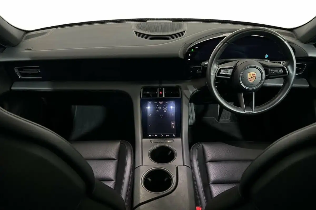 2021-porsche-taycan-e-4s-571ps-performance-battery-plus-big-11