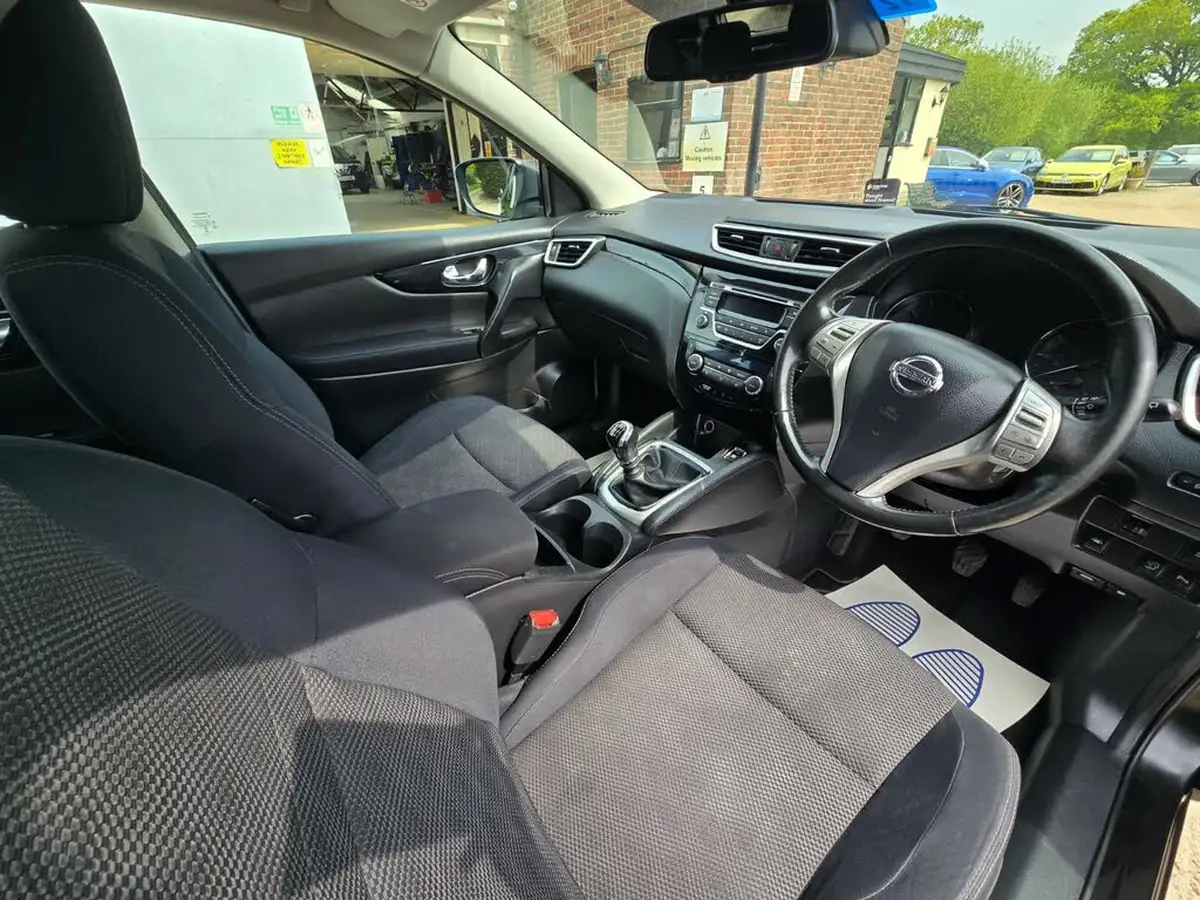 2015-nissan-qashqai-12-acenta-dig-t-115ps-smart-vision-pack-big-8