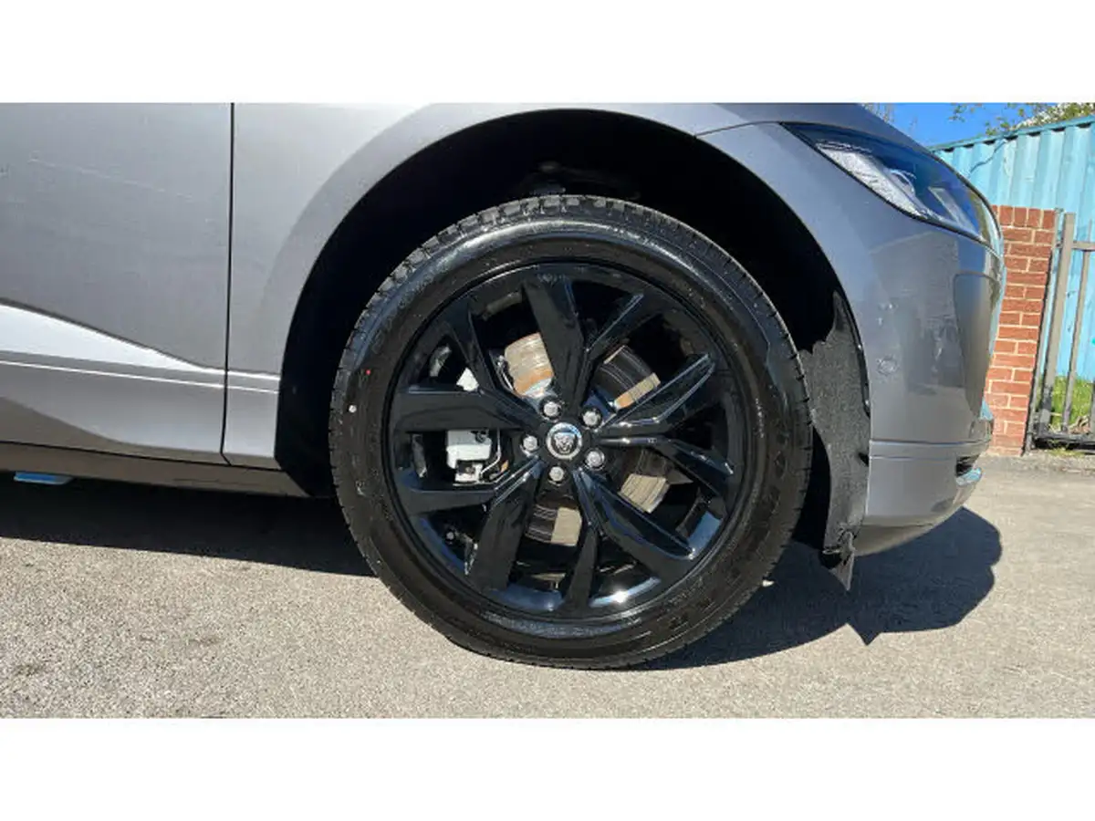 2025-jaguar-i-pace-ev400-r-dynamic-hse-black-big-7