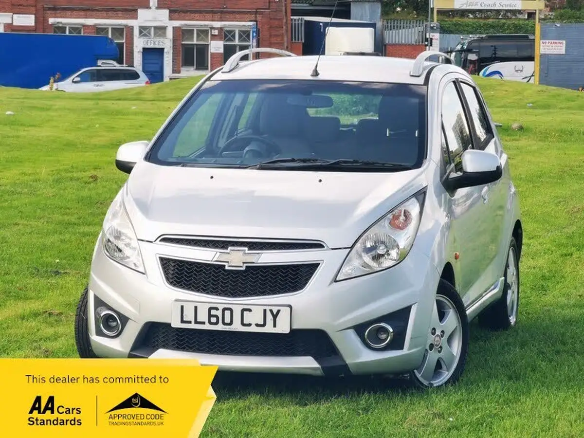 2010-chevrolet-spark-12-lt-big-2