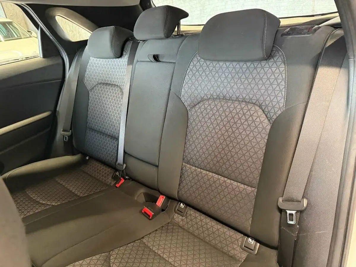 2019-kia-ceed-16crdi-2-eco-hatchback-big-24