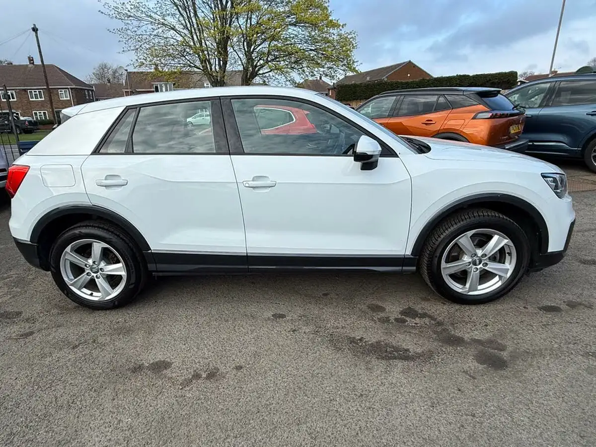 2019-audi-q2-16-30-tdi-sport-s-tronic-big-3