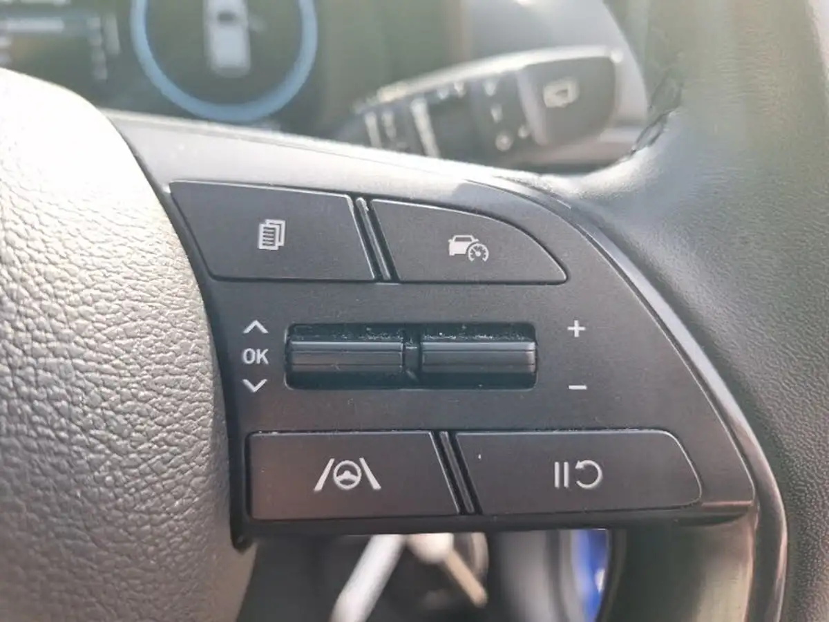 2022-hyundai-i20-10-t-gdi-se-connect-dct-big-14