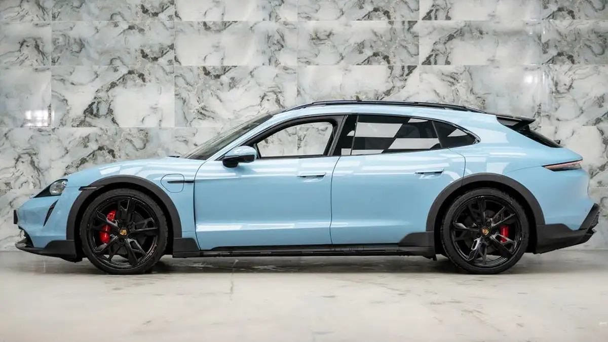 2022-porsche-taycan-e-4s-cross-turismo-big-9