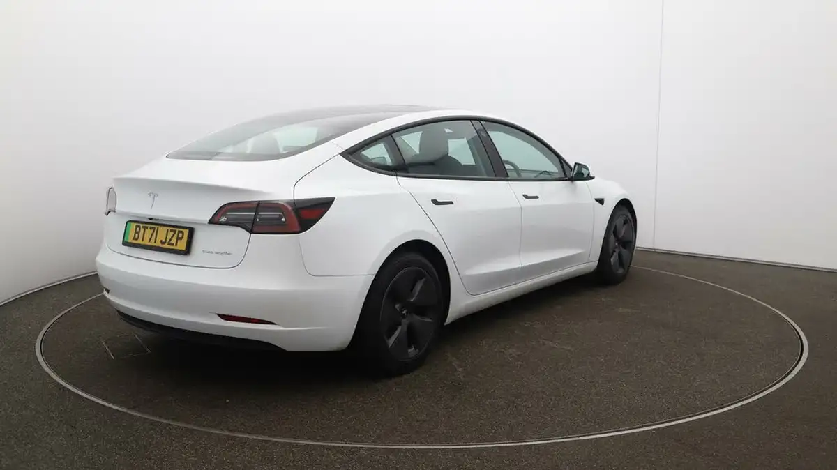 2021-tesla-model-3-e-long-range-awd-big-45