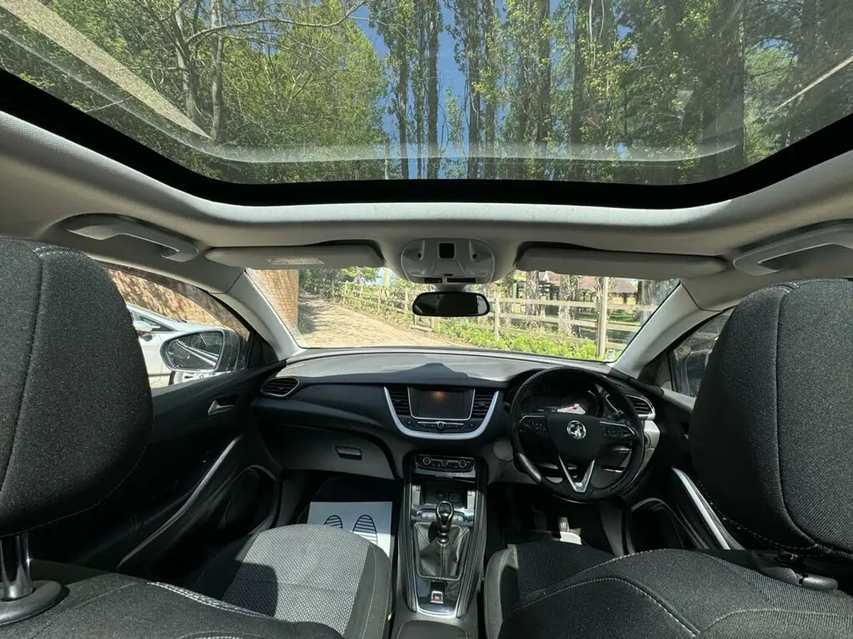 2018-vauxhall-grandland-x-12-se-132ps-big-32