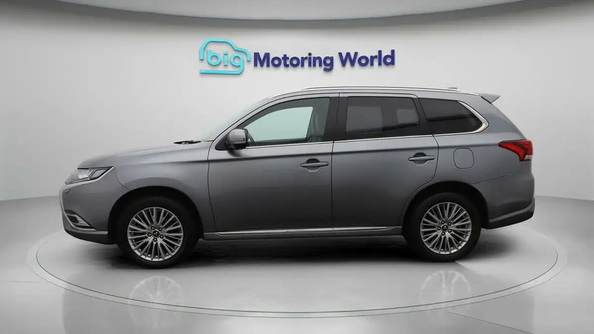 2020-mitsubishi-outlander-24-exceed-phev-big-4