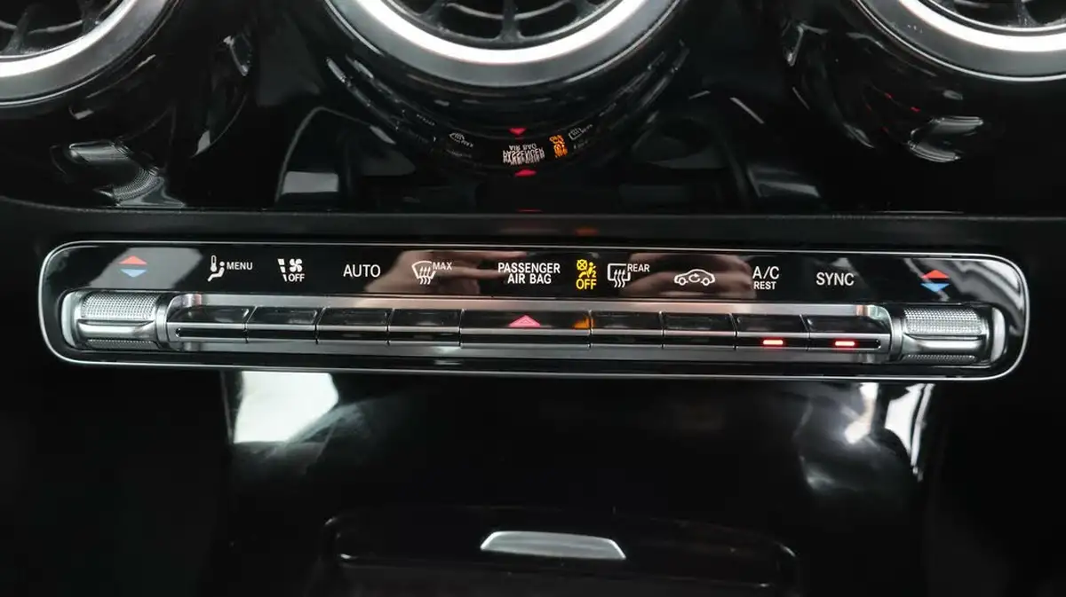 2020-mercedes-benz-a-class-13-a200-amg-line-executive-hatchback-5d-7g-dct-big-12