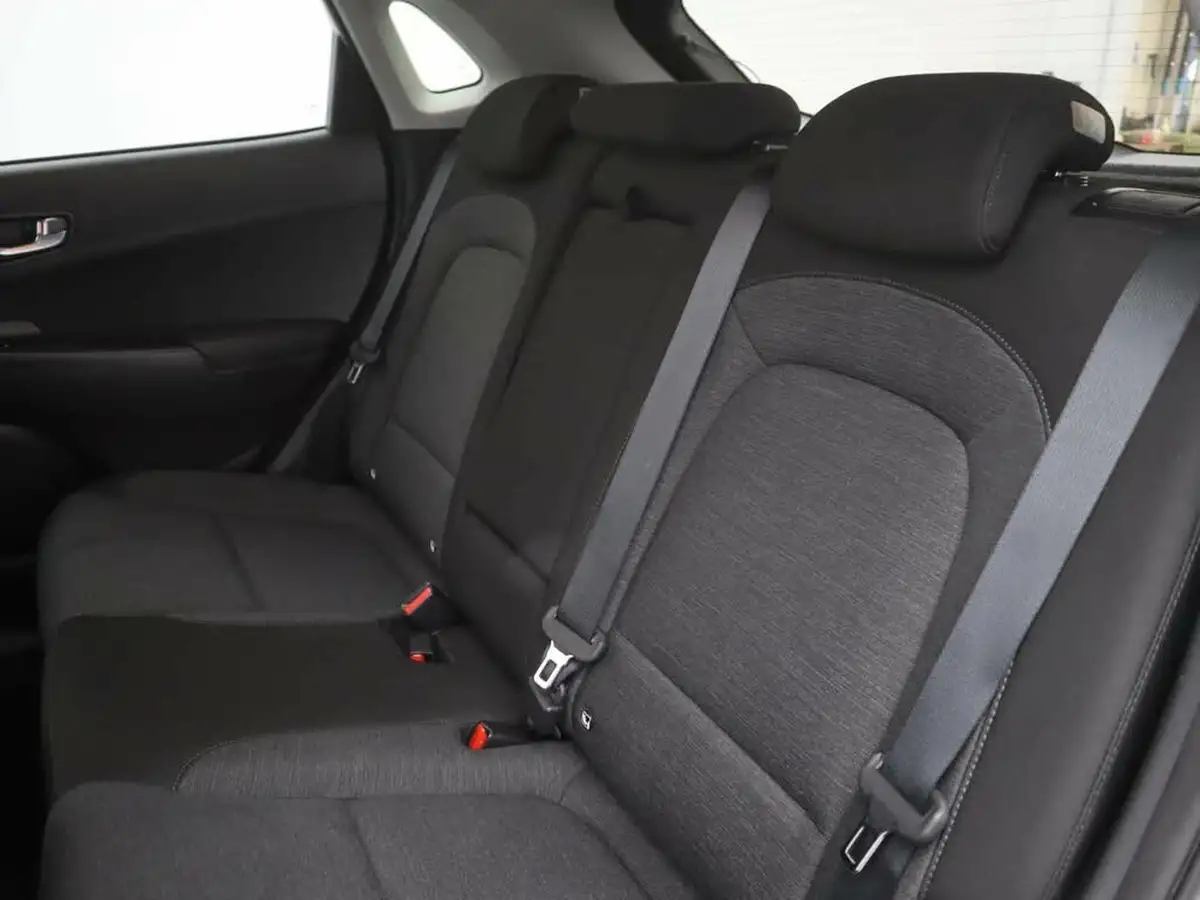 2021-hyundai-kona-e-premium-204ps-64kwh-7kw-obc-big-9