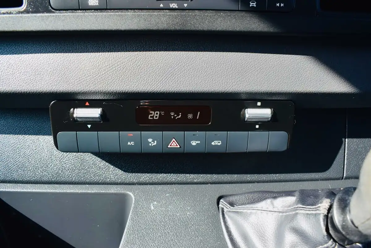2019-mercedes-benz-sprinter-21cdi-316-l2h1-163pseu6b-panel-van-rwd-eco-gear-360-big-14