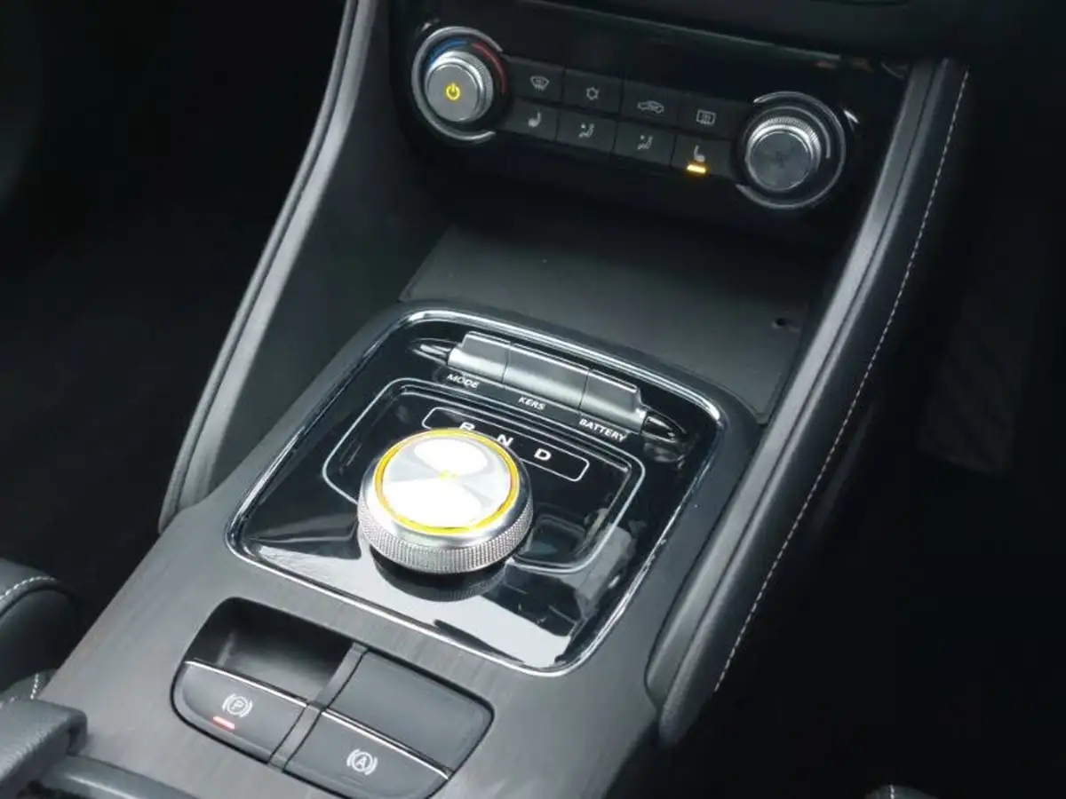 2019-mg-zs-suv-e-exclusive-ev-big-16