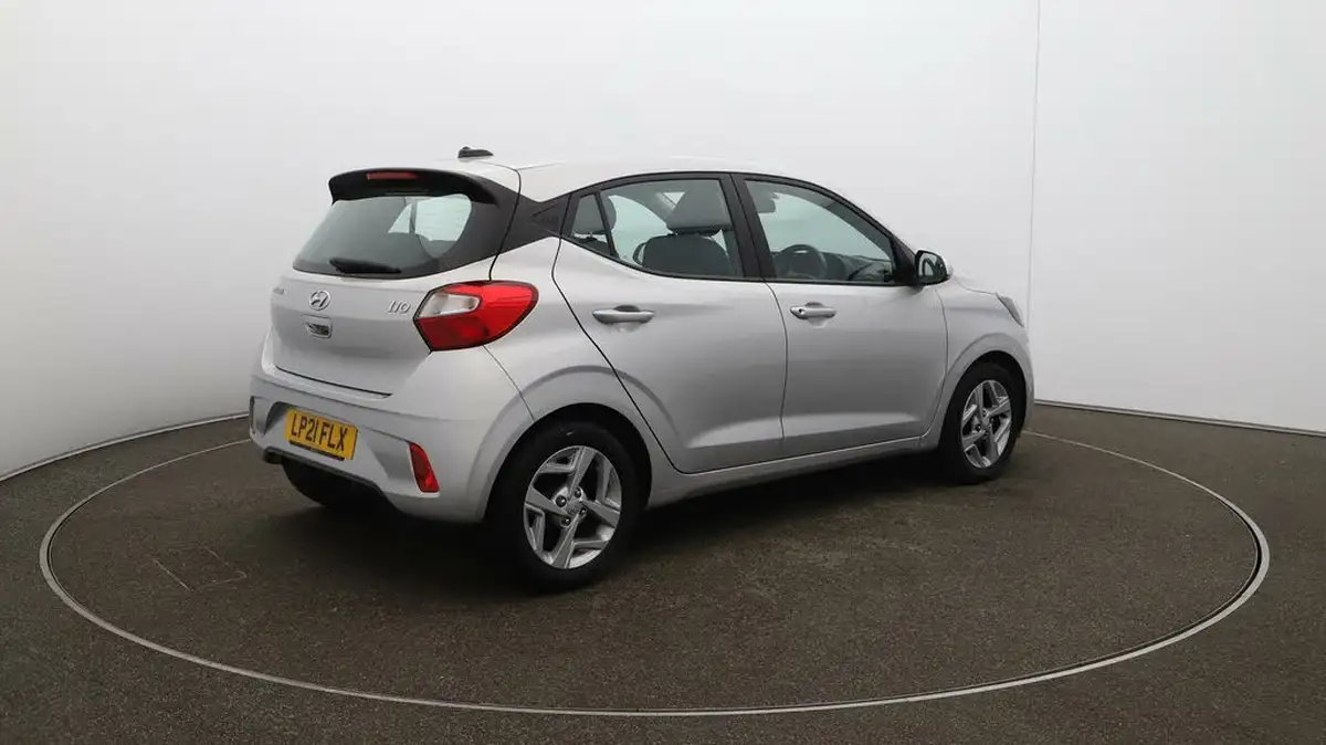 2021-hyundai-i10-10-se-connect-big-46