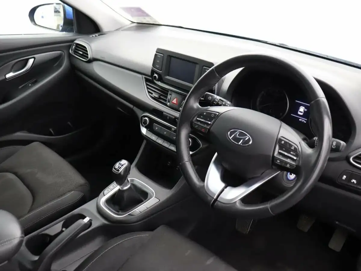 2018-hyundai-i30-10-t-gdi-se-blue-drive-isg-hatchback-big-10