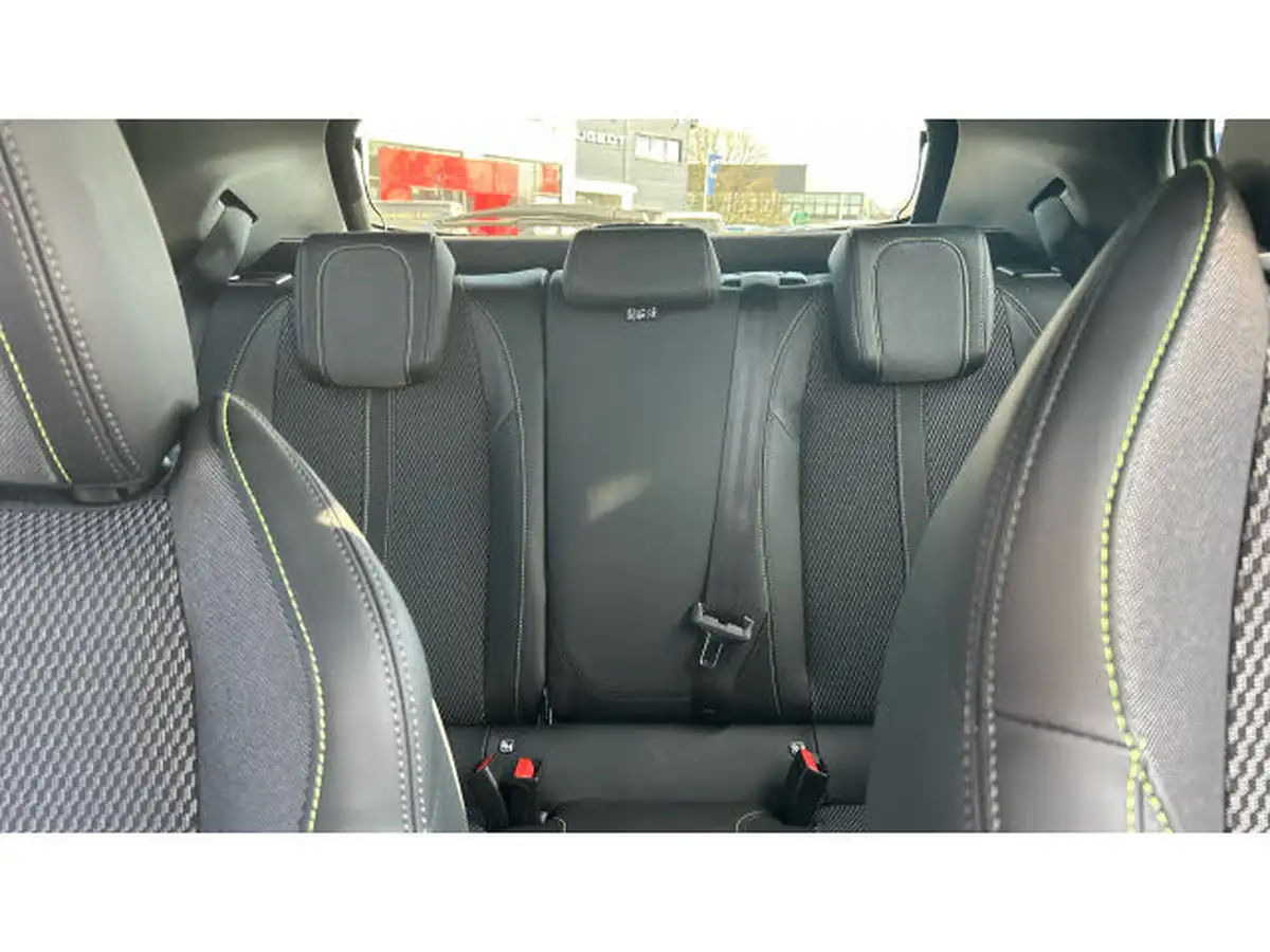 2024-peugeot-2008-suv-12-puretech-gt-130ps-eat8-big-14