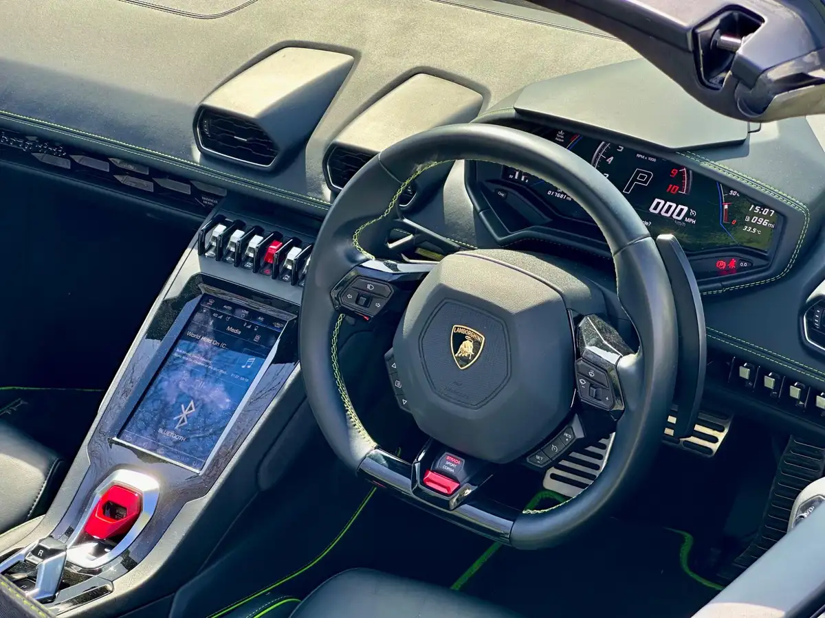 2021-lamborghini-huracan-52-evo-640ps-4wd-spyder-big-17