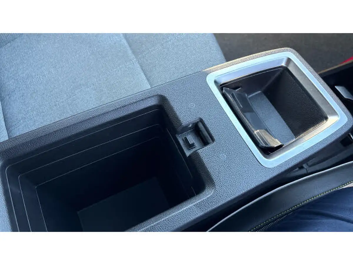 2023-renault-megane-e-tech-e-techno-big-28