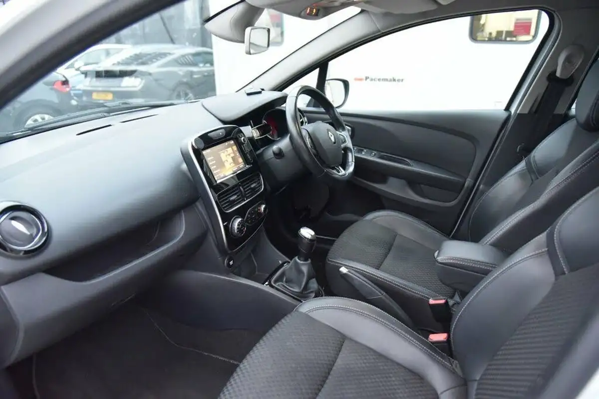 2017-renault-clio-09-tce-dynamique-s-nav-big-26