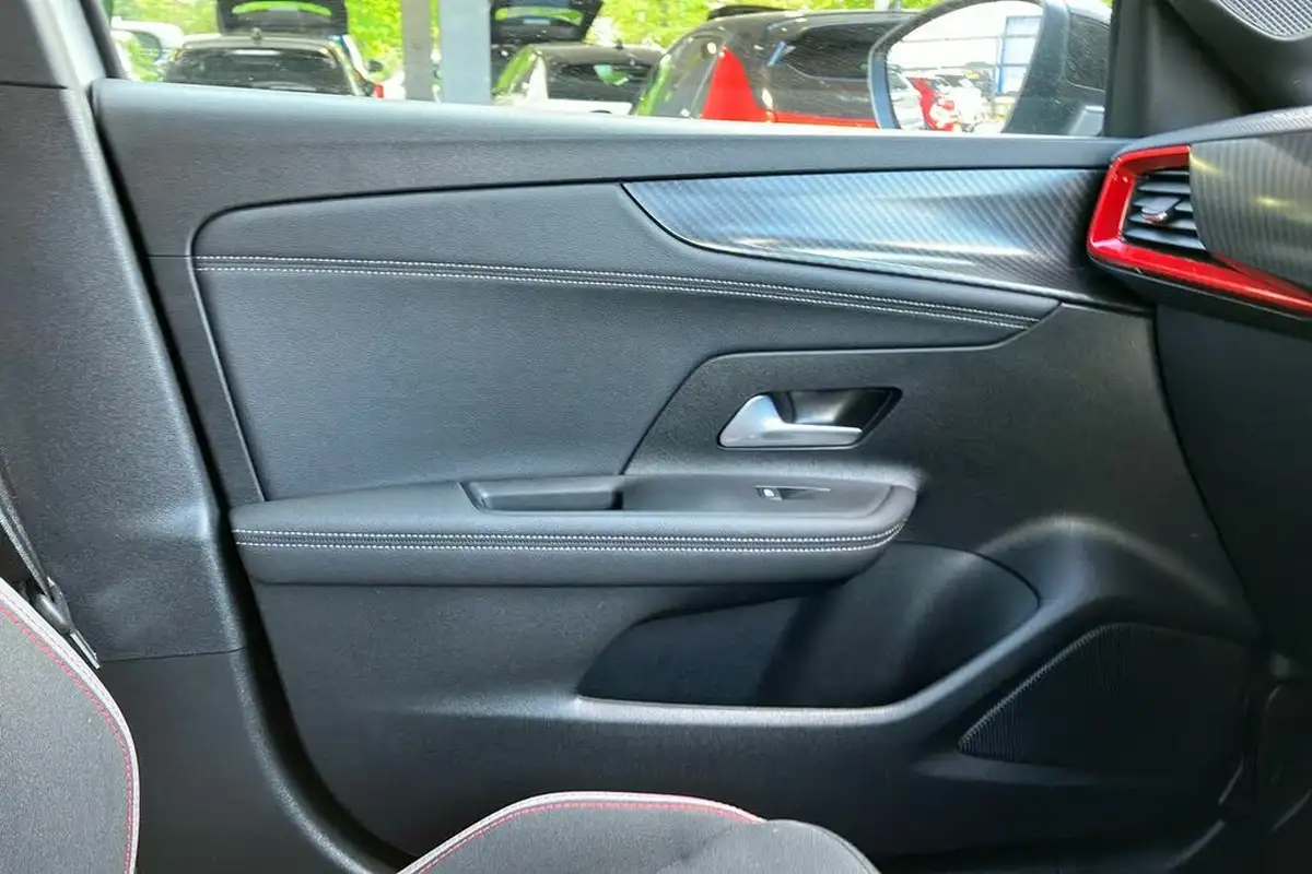 2023-vauxhall-mokka-e-gs-big-24