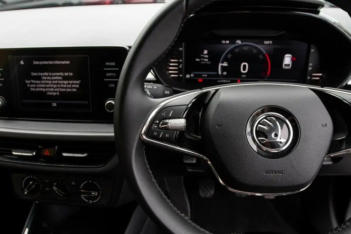 2022-skoda-fabia-10-tsi-colour-edition-110ps-big-18