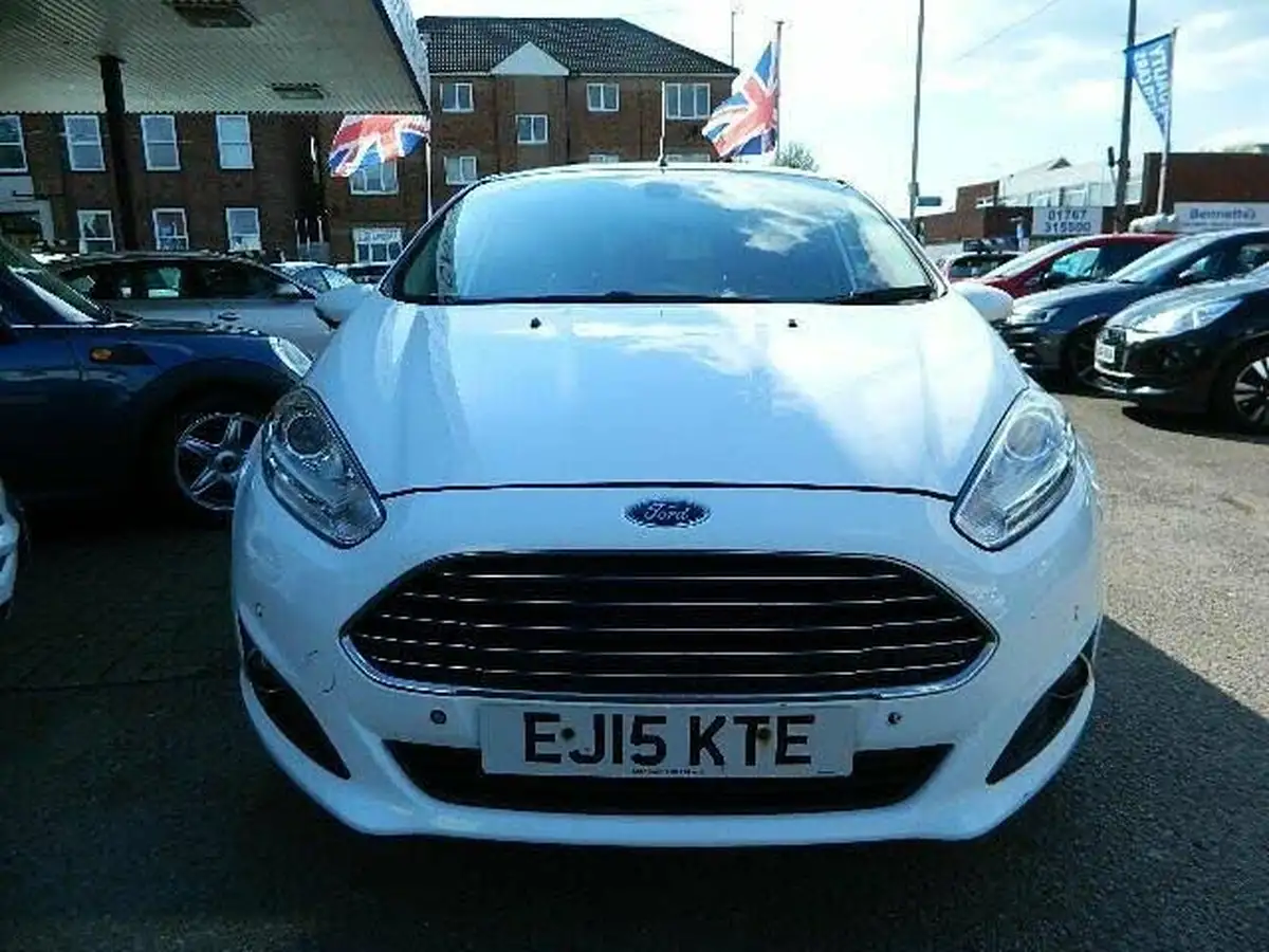 2015-ford-fiesta-10-titanium-x-100ps-ss-5d-big-12
