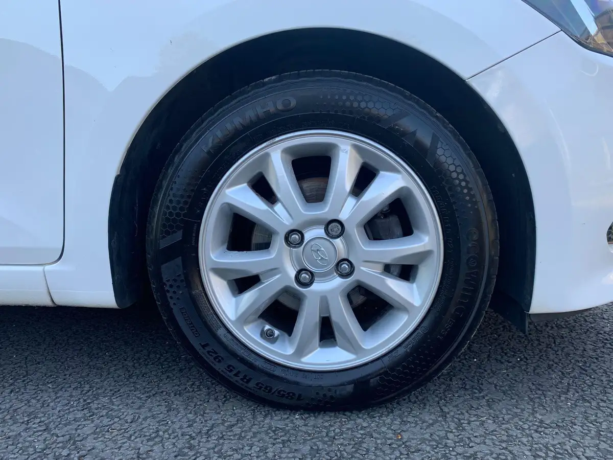 2017-hyundai-i20-12-se-hatchback-5d-big-56