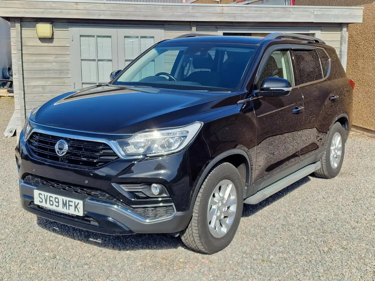 2019-kgm-ssangyong-rexton-22td-ex-t-tronic-big-2