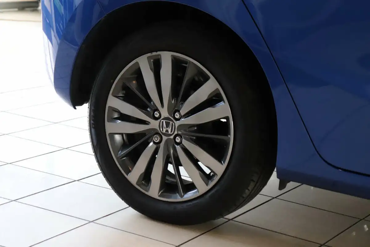 2017-honda-jazz-13-i-vtec-ex-navi-cvt-big-76