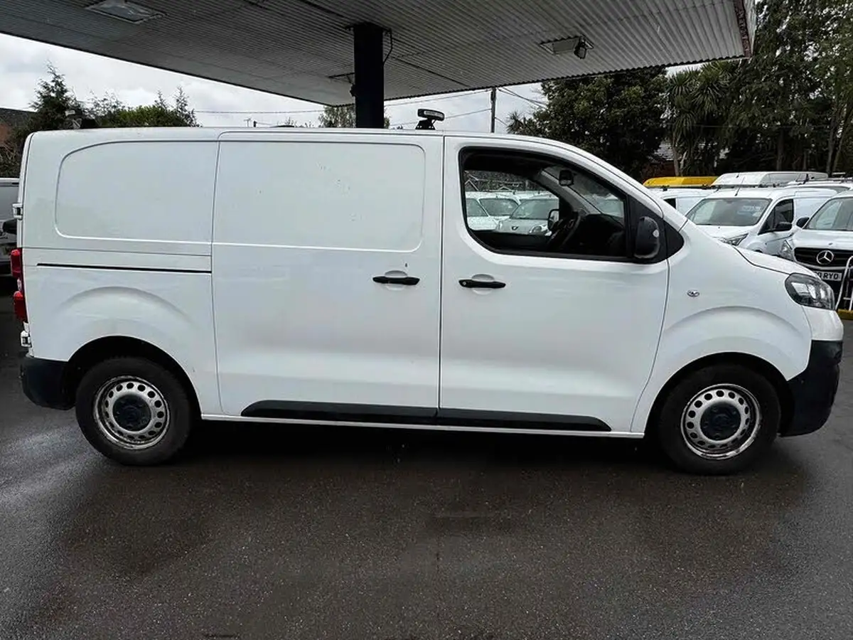 2019-vauxhall-vivaro-15td-2900-l1h1-dynamic-big-1