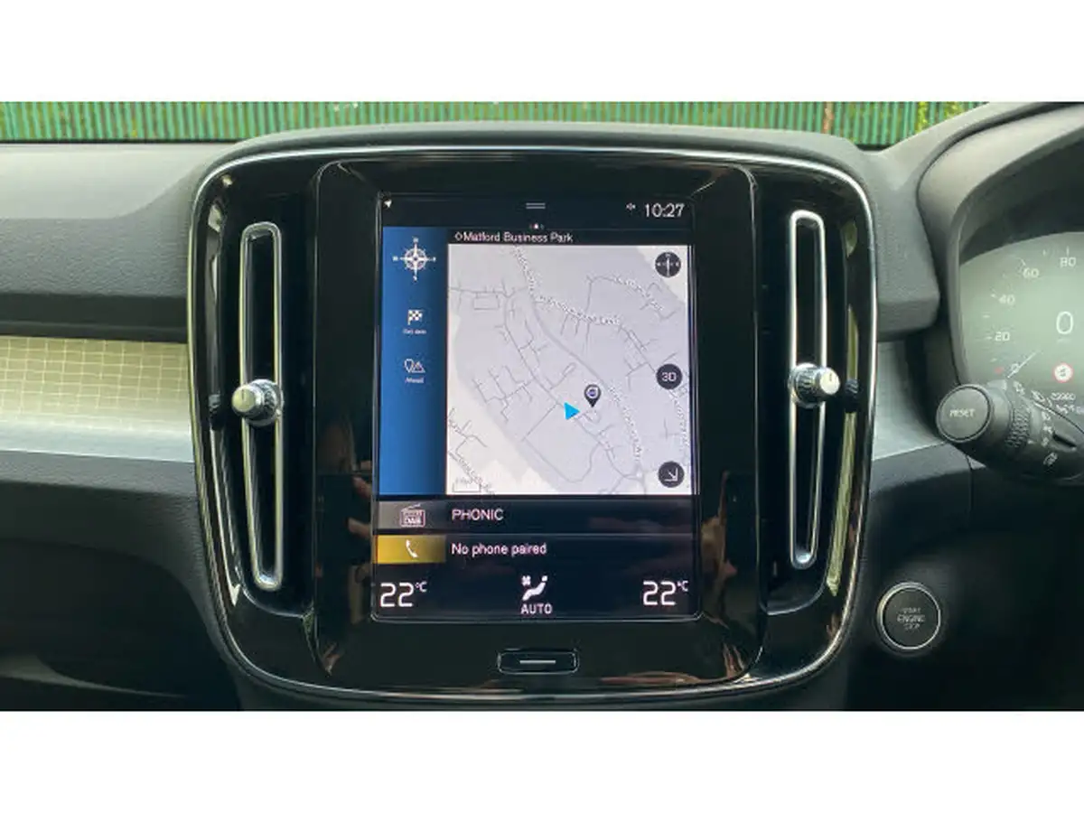 2022-volvo-xc40-15-t3-momentum-auto-big-28
