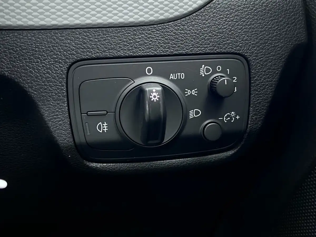 2020-audi-q2-16-30-tdi-technik-s-tronic-big-32