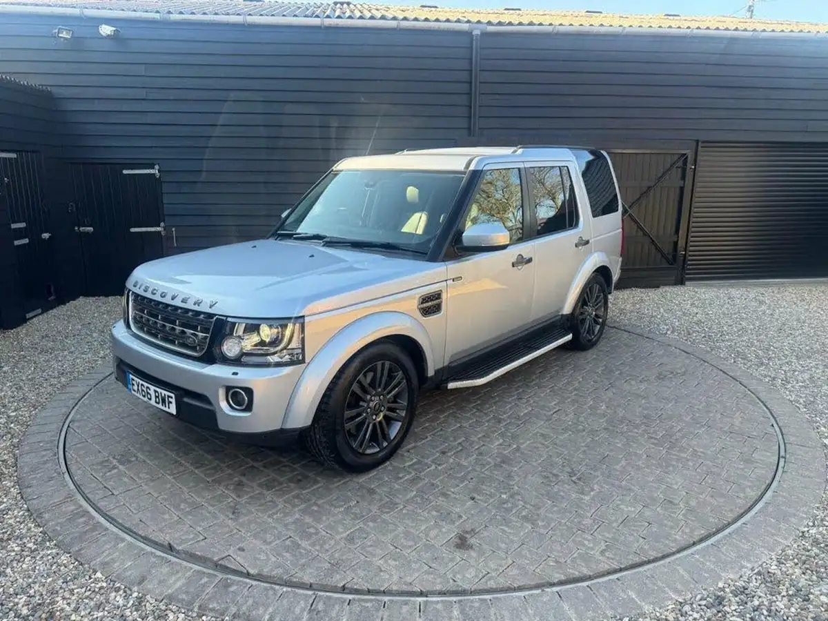 2016-land-rover-discovery-4-30-sd-v6-graphite-big-1