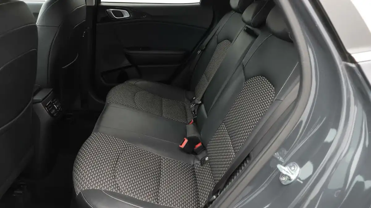 2022-kia-xceed-16-gdi-3-big-16