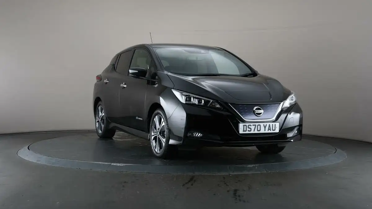 2020-nissan-leaf-e-tekna-big-44