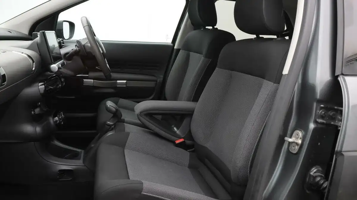 2017-citroen-c4-cactus-16bluehdi-flair-ss-etg6-big-14
