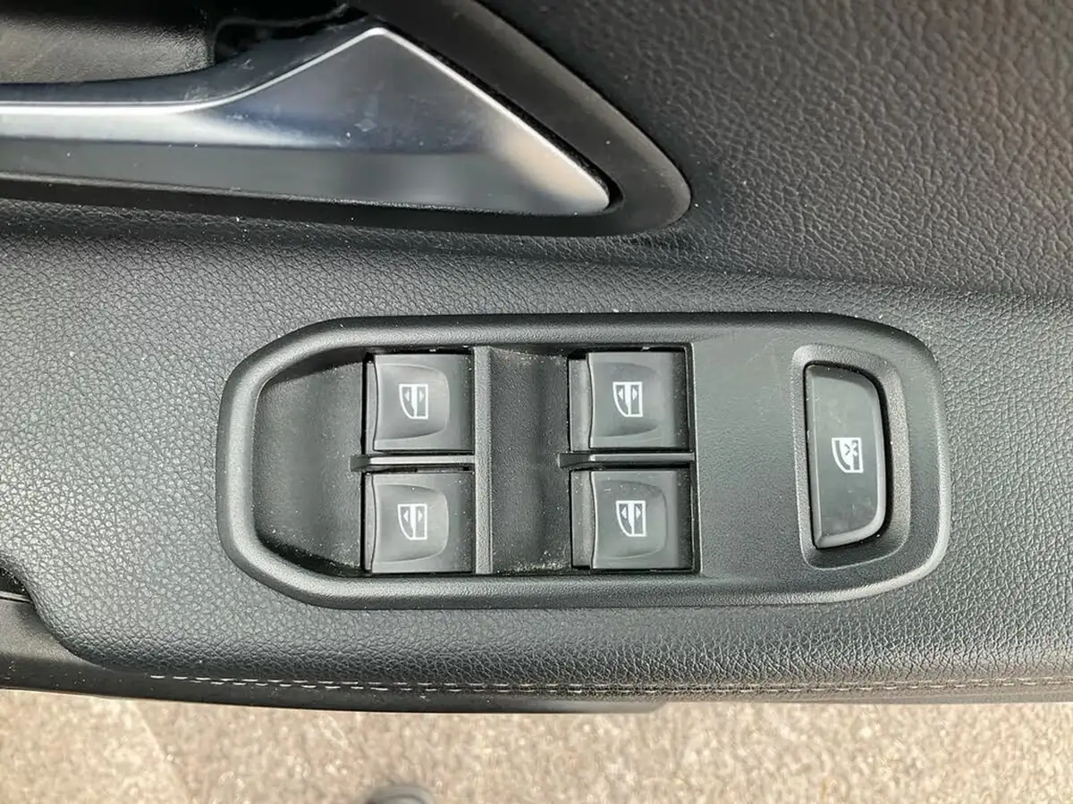 2022-dacia-duster-13-tce-prestige-150bhp-edc-big-25