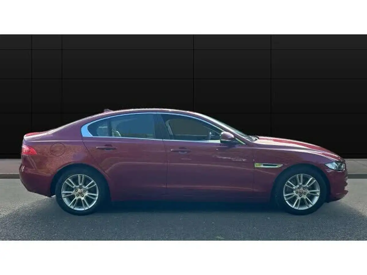 2015-jaguar-xe-20-prestige-big-4