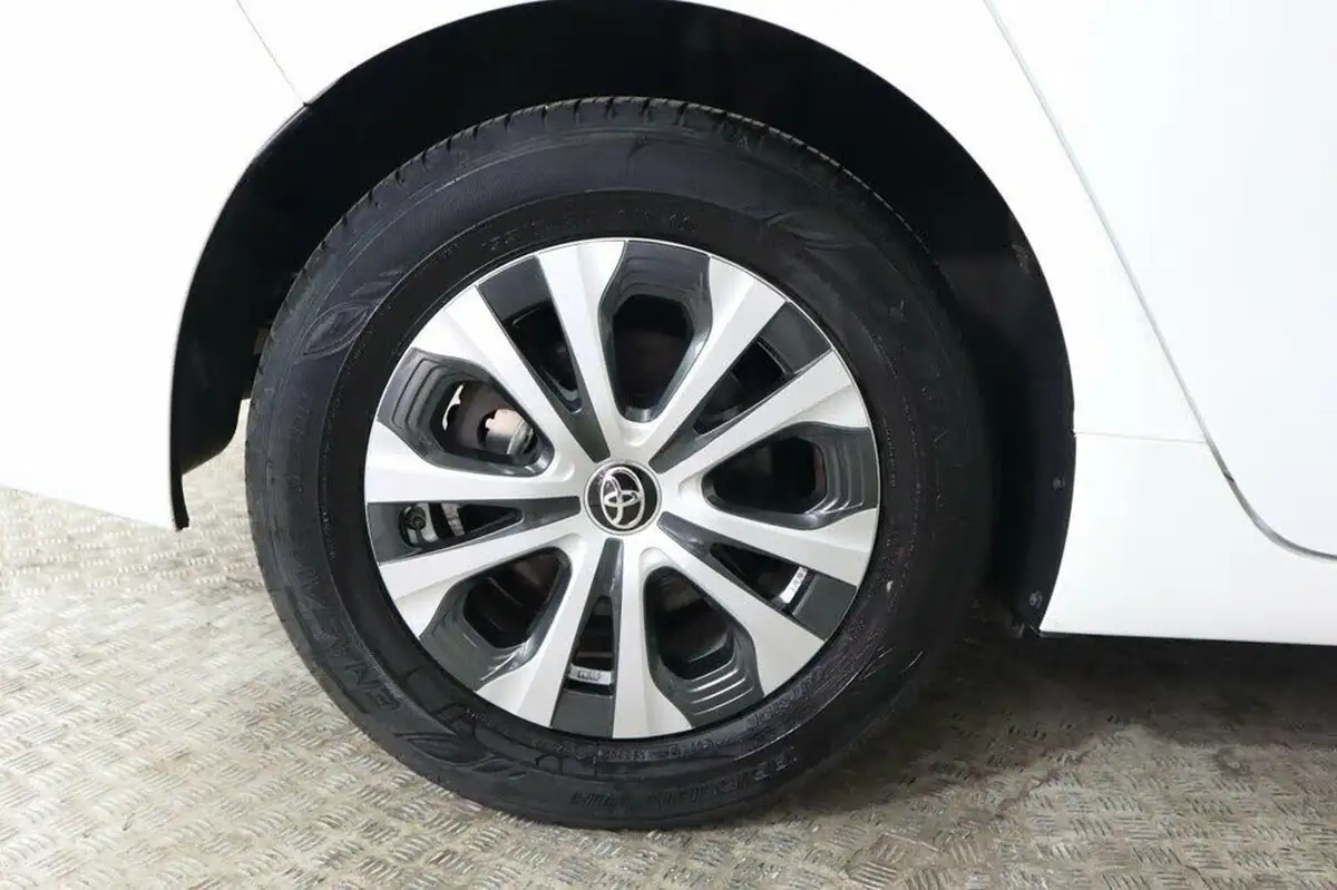 2021-toyota-prius-18-vvt-i-active-big-25