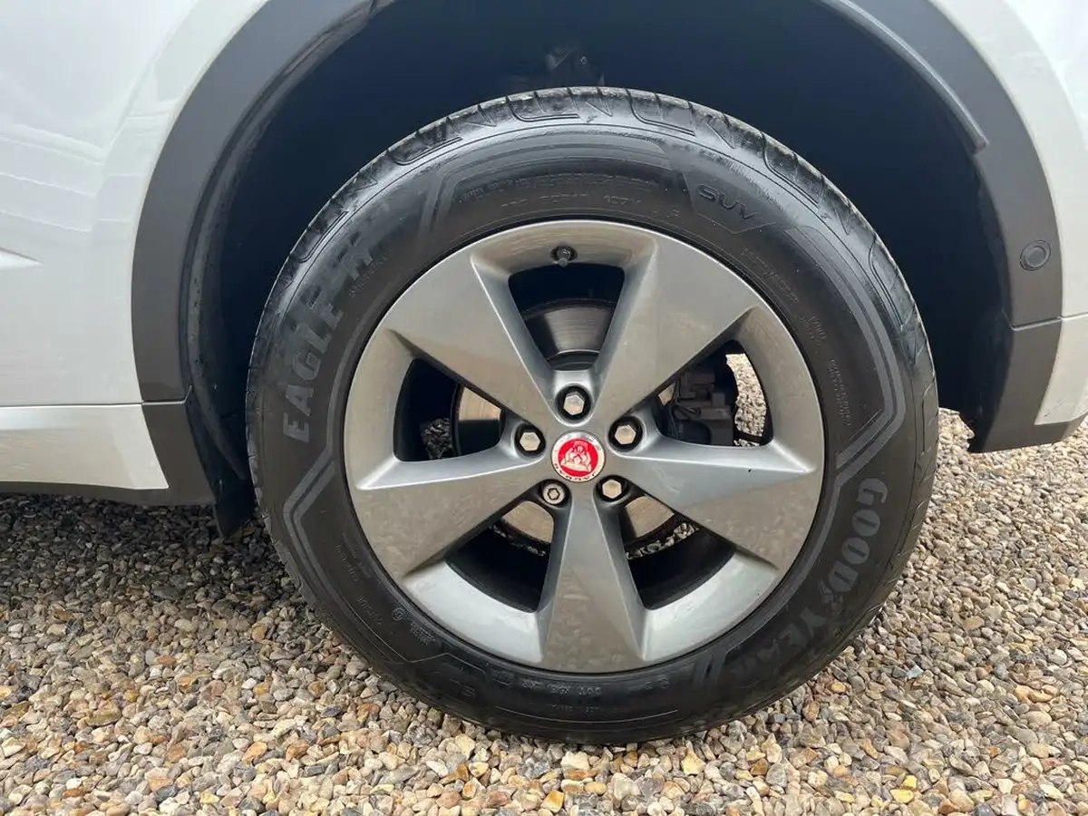 2018-jaguar-e-pace-20-i4d-r-dynamic-s-150ps-awd-ss-auto-big-8