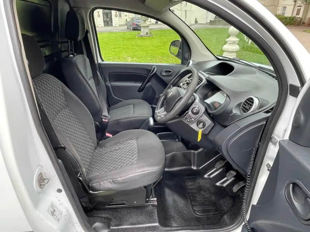 2015-renault-kangoo-15td-ml19-dci-75-energy-panel-big-24