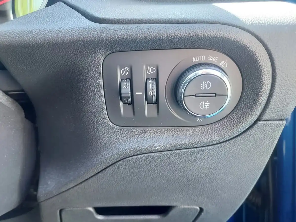 2021-vauxhall-grandland-x-12-griffin-big-24