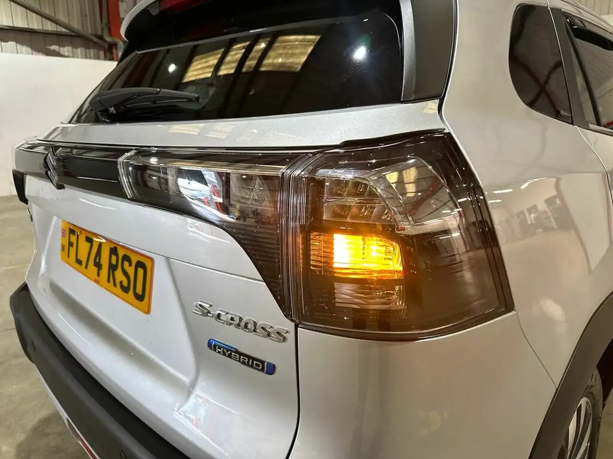 2024-suzuki-s-cross-15-ultra-allgrip-big-29